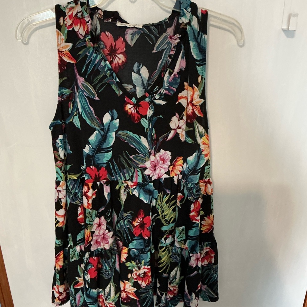 Women’s Flowy, Ruffled Blouse, Size Small - Picture 2 of 12